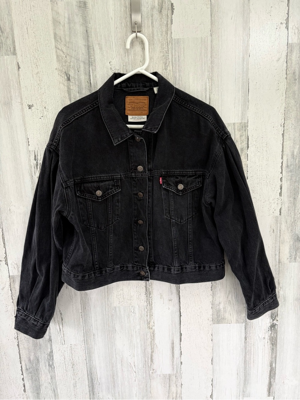 Levi’s Women’s Size Large Faded Black Denim Button Down Trucker Jacket